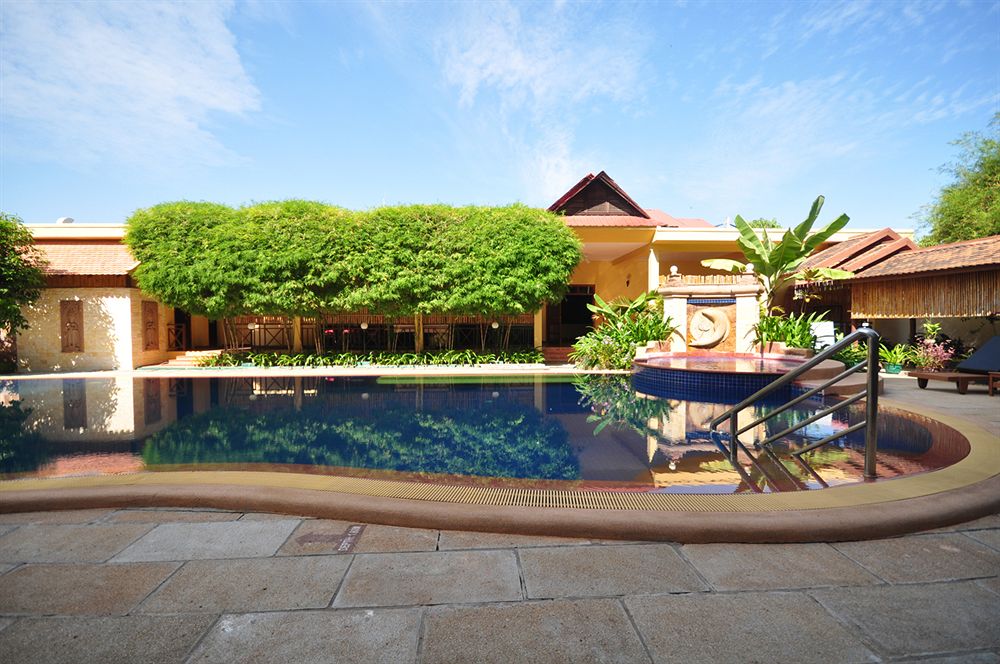 GOLF ANGKOR